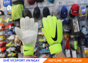 GĂNG TAY THỦ MÔN NIKE 2020 MÀU XANH CHUỐI