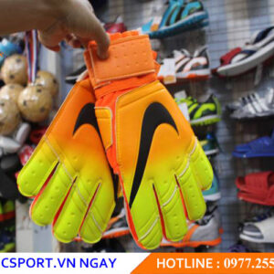 GĂNG TAY THỦ MÔN NIKE LOANG 2020 MÀU XANH CHUỐI