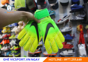 GĂNG TAY THỦ MÔN NIKE LOANG 2020 MÀU XANH LÁ