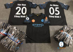 ÁO MAN CITY ĐEN IN CHO KHÁCH