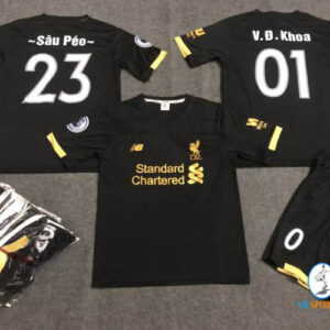 ÁO LIVERPOOL ĐEN 2019 IN CHO KHÁCH