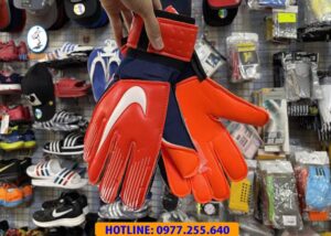 GĂNG TAY THỦ MÔN NIKE VAPOR MÀU ĐỎ
