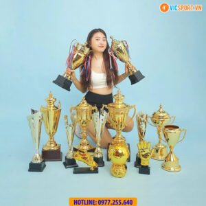 Cúp kim loại lớn iWin mới nhất